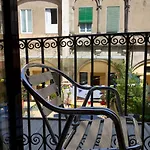 La Terrassa 3*